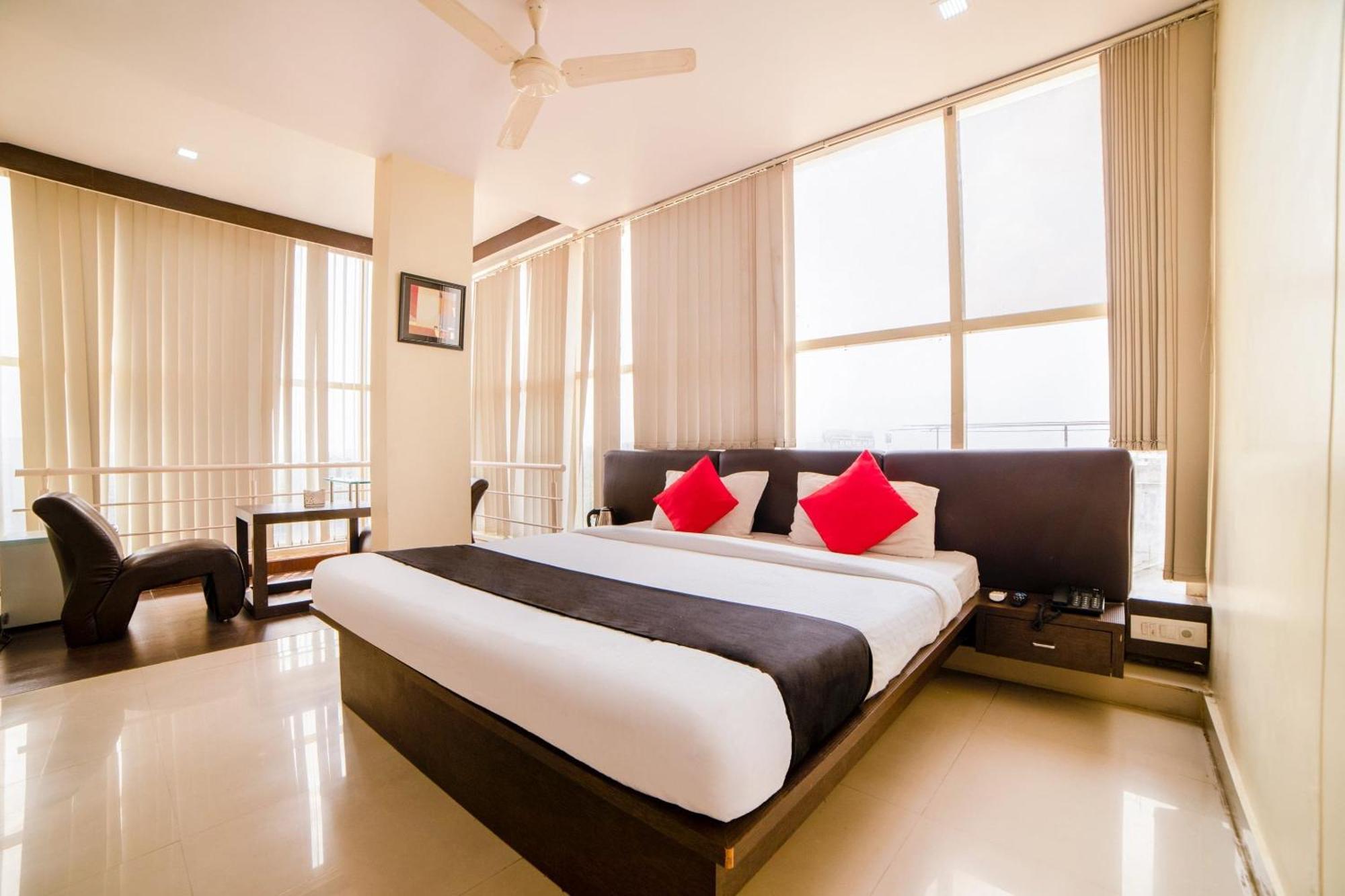 Super Capital O Raaga Grand Hotel Hyderabad Luaran gambar