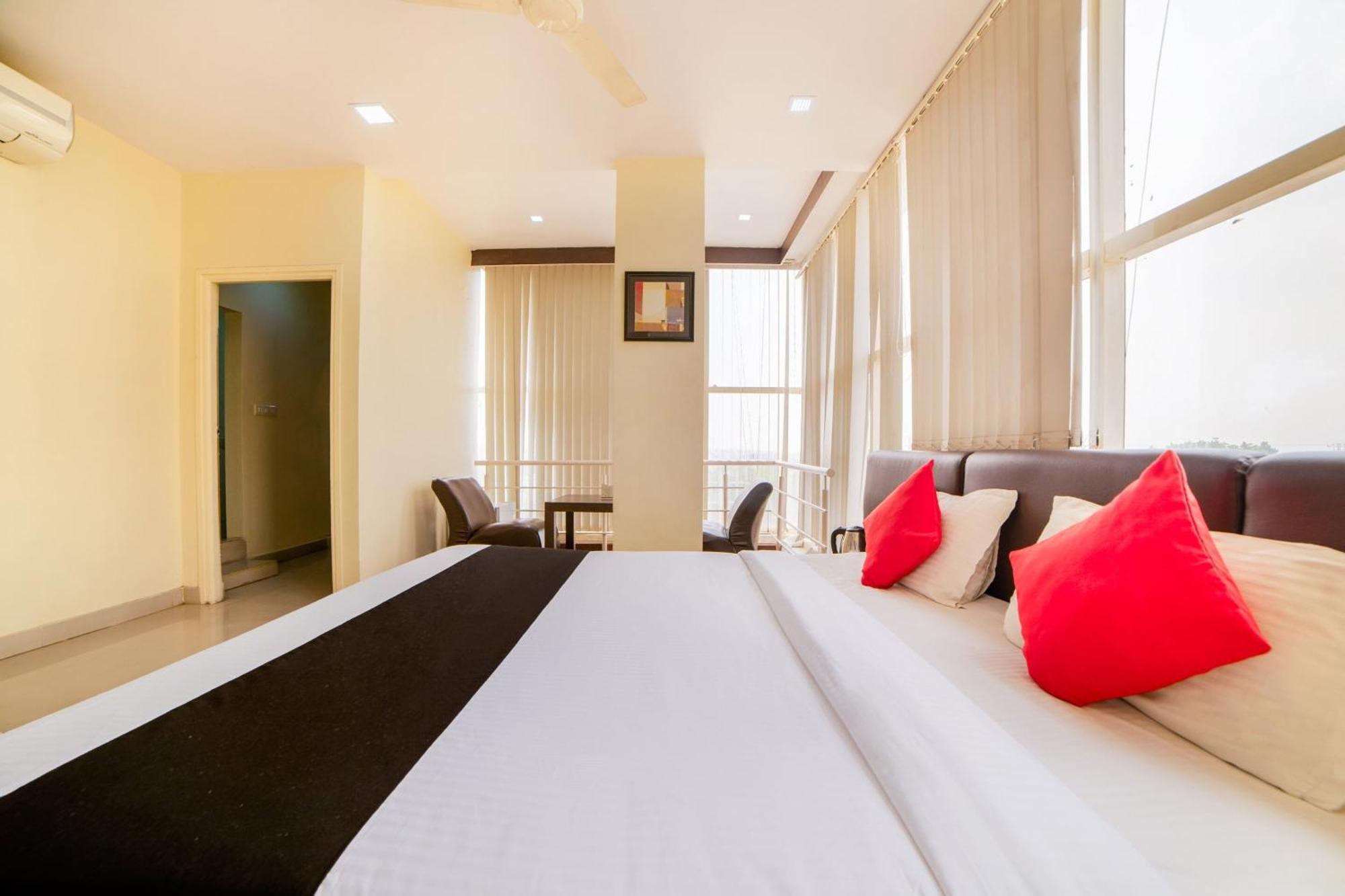 Super Capital O Raaga Grand Hotel Hyderabad Luaran gambar